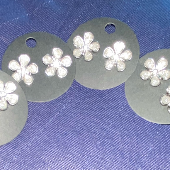 1 bundle of 4 sets earrings glitter silver - Picture 2 of 4